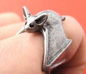 3D Adjustable Bat Animal Wrap Around Hug Ring in Silver 