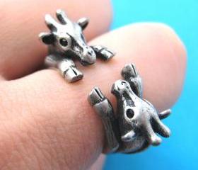 Adjustable Realistic Double Giraffe Animal Hug Wrap Ring in Silver 