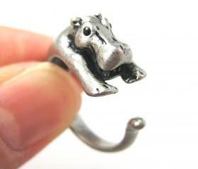 Realistic Hippo Animal Wrap Around Hug Ring in Silver - Sizes 4 to 9