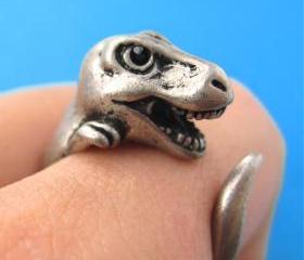 Large 3D Dinosaur Animal Wrap Around Hug Ring in Silver Sizes 4 - 9