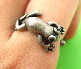 Realistic Leap Frog Animal Wrap Around Ring in Silver Sizes 4 to 8.5