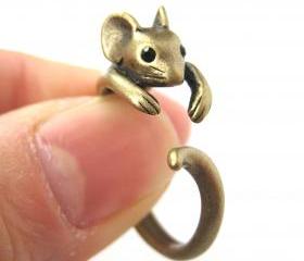 Realistic Mouse Animal Wrap Around Hug Ring in Brass - Sizes 4 to 9